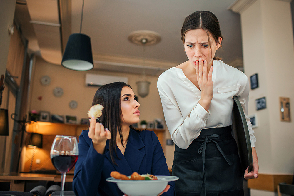 Mistakes bad waitresses often make